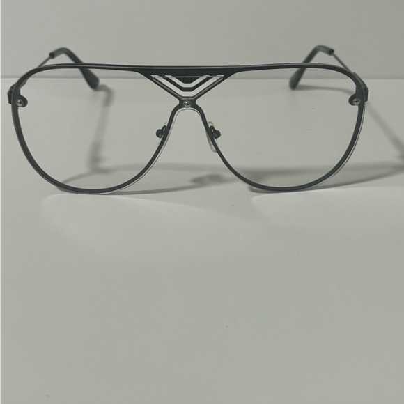 Chic Black Aviator Glasses - Picture 2 of 6